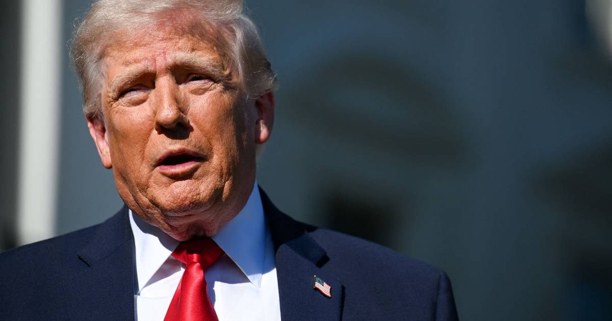 Trump sem pressa para acordo enquanto cresce tensão com Irão no Estreito de Ormuz