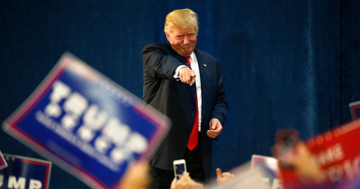 Taxa de aprovação de Donald Trump mantém-se em mínimos históricos