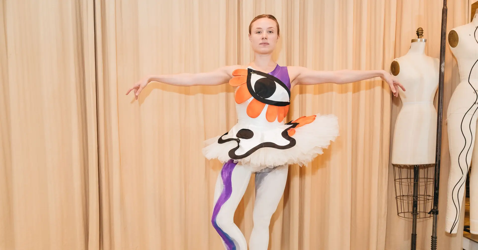 Sara Mearns tornou-se a primeira bailarina do New York City Ballet a usar aparelhos auditivos em palco