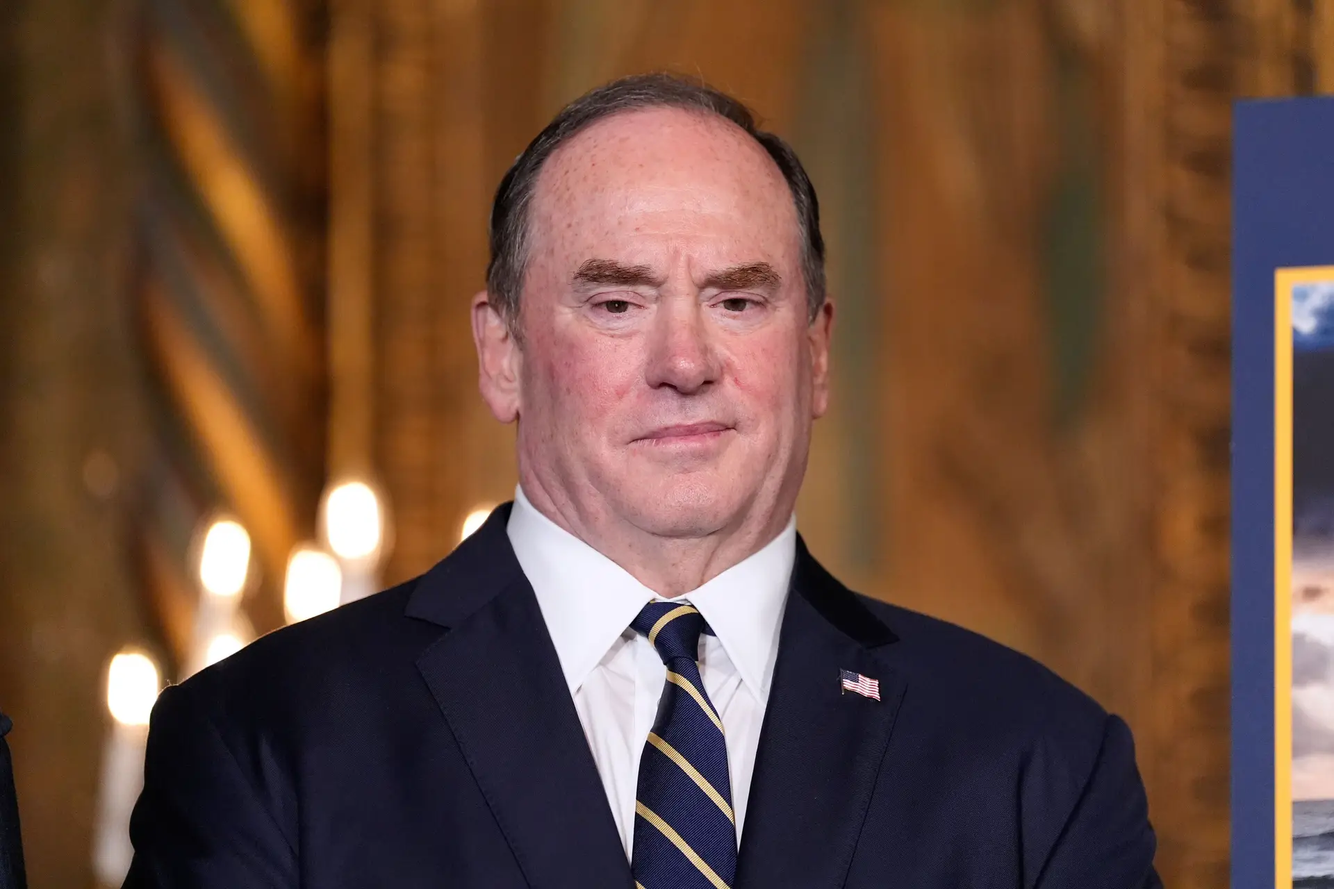 Pentágono anuncia saída de John Phelan, secretário da Marinha dos EUA