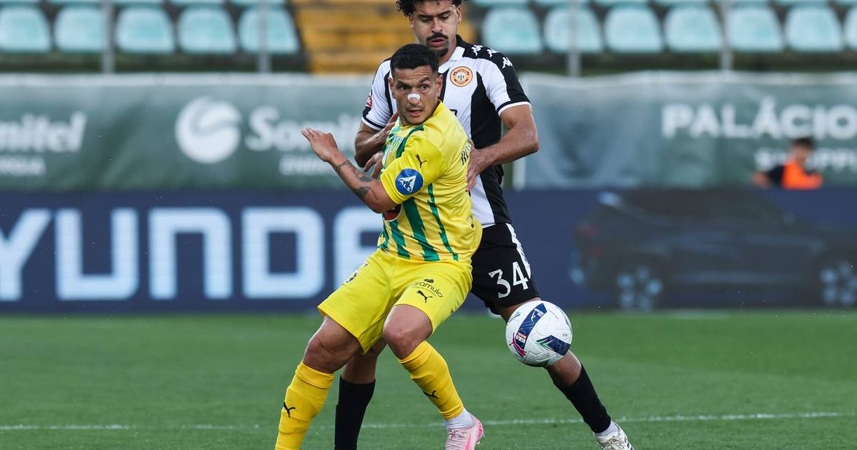 Nacional aproxima-se da permanência na Primeira Liga ao vencer Tondela