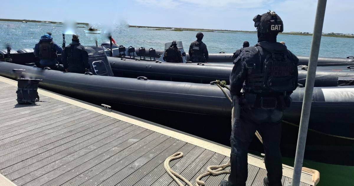 Polícia Marítima interceta e apreende lancha de alta velocidade suspeita de narcotráfico