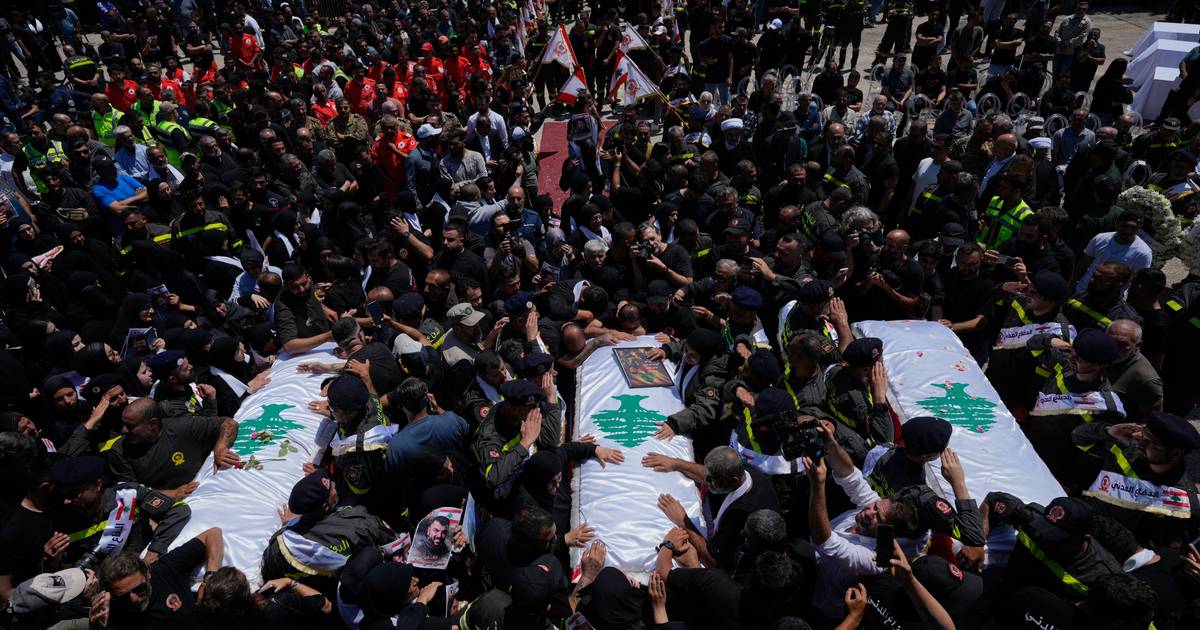 Ataques no Líbano continuam apesar das tréguas: três socorristas morreram após bombardeamento israelita