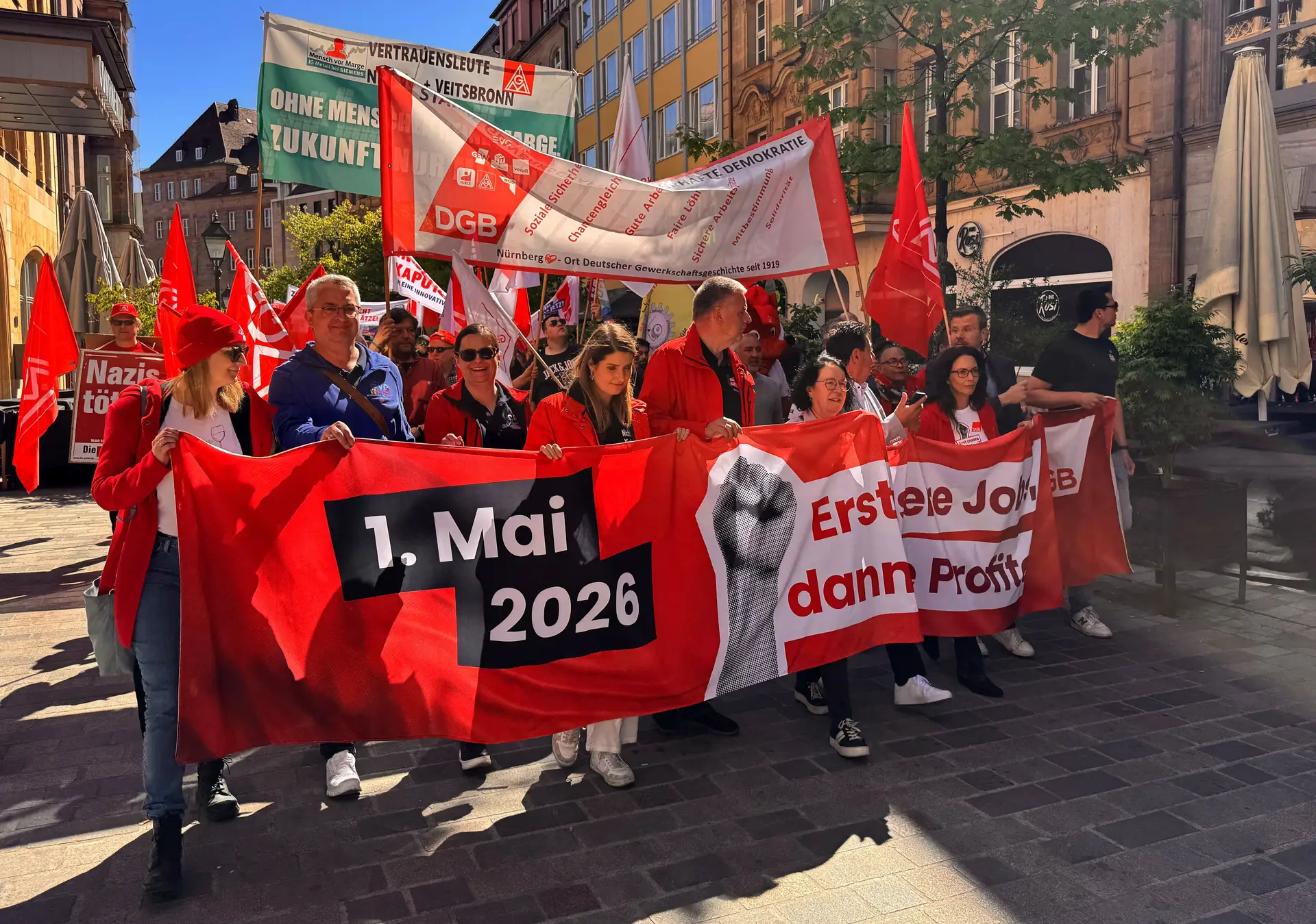 Trabalhadores pelo mundo exigem melhores salários em manifestações do Dia do Trabalhador