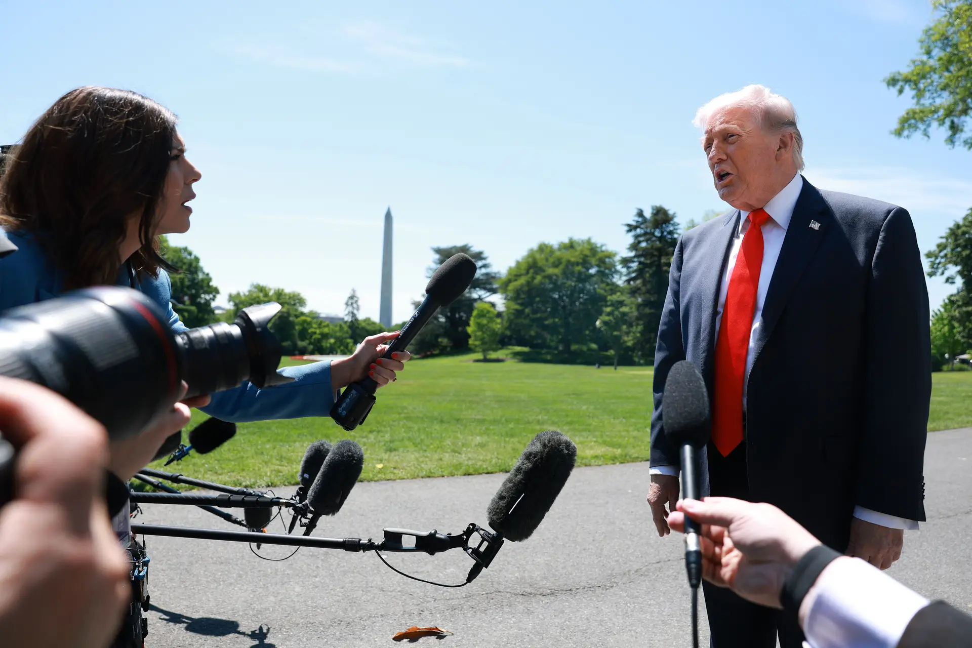 Presidente Trump anuncia taxa de 25% sobre todos os veículos europeus