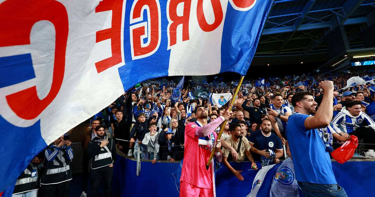 FC Porto homenageia Jorge Costa nas celebrações do campeonato nacional