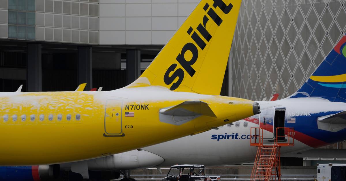 Spirit Airlines suspende todos os voos e encerra atividade após 34 anos
