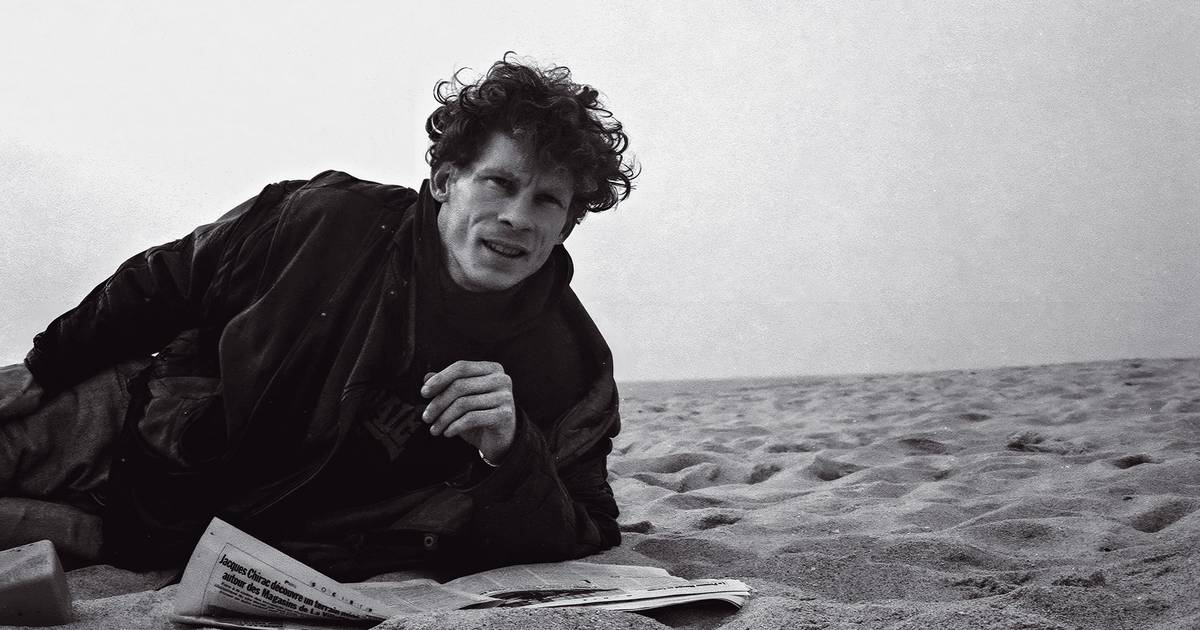 Roubou um banco em França e veio vender discos em Lisboa, esta é a história do vocalista de uma banda punk