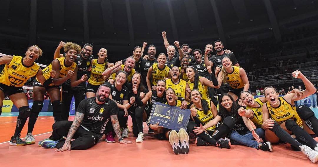 Treinador português é campeão brasileiro de voleibol feminino