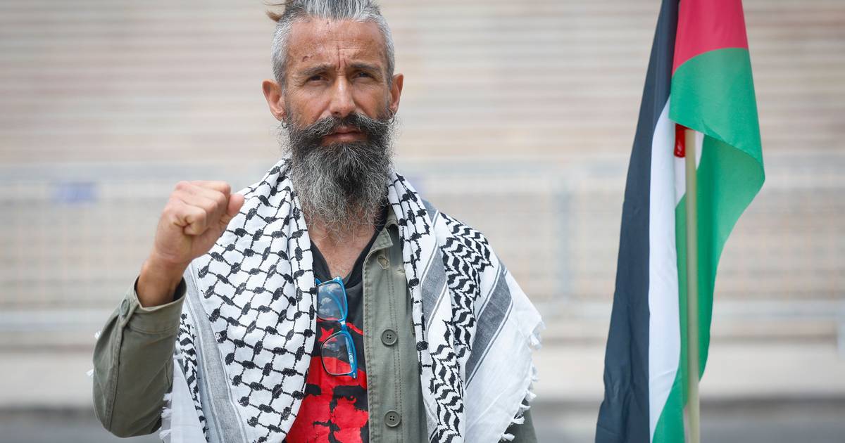 Ativista português na flotilha que seguia para Gaza diz ter sido torturado de forma 