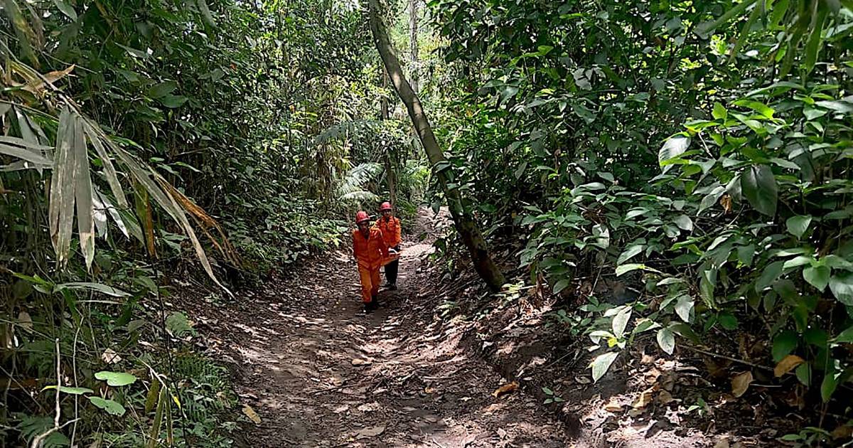 Três mortos e 10 desaparecidos após erupção de vulcão na Indonésia