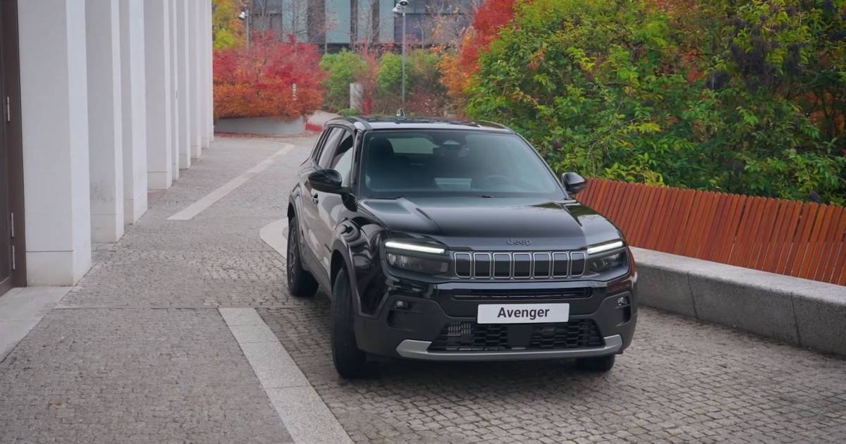 Jeep Avenger Black Edition chega com três opções de motorização e versão 4x4