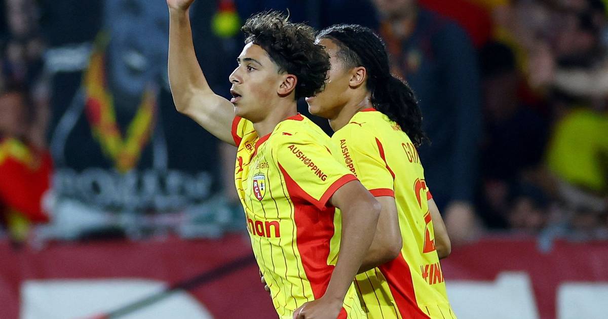 Jovem português de 16 anos marca golo que leva o Lens à Champions na estreia como sénior
