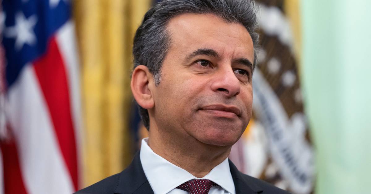 EUA: diretor da agência do medicamento renuncia após semanas de pressão de Trump