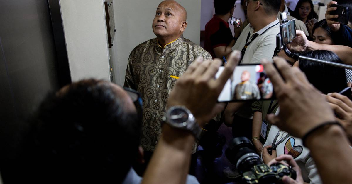 Tiros provocam caos no Senado filipino durante tentativa de detenção de senador