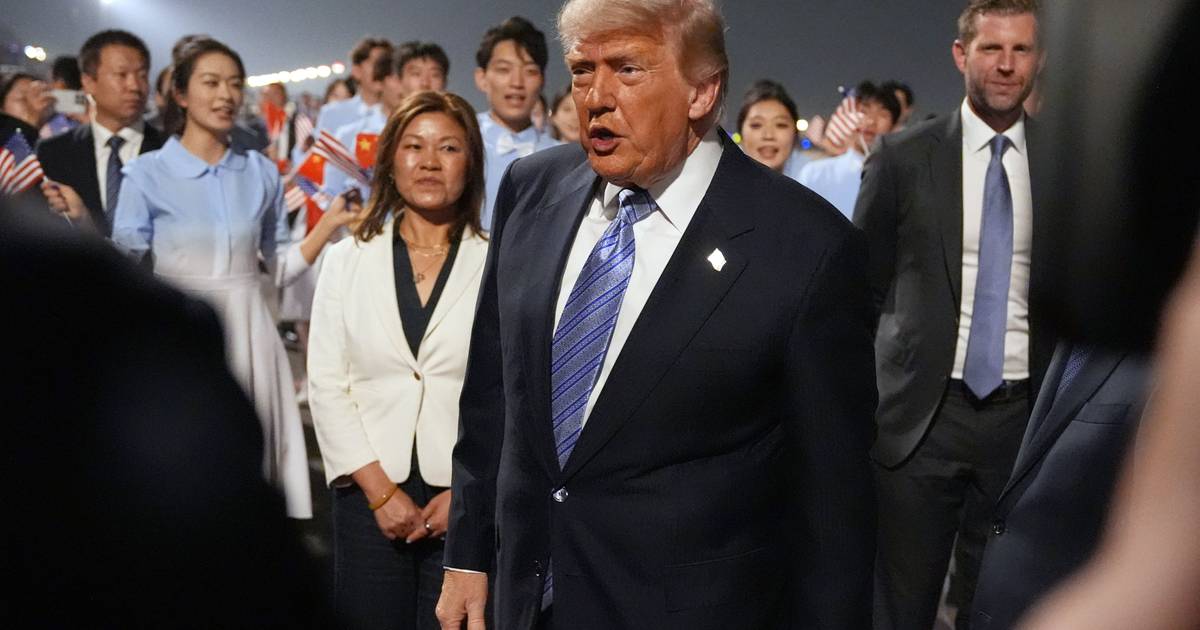 Trump chegou à China para cimeira com Xi Jiping