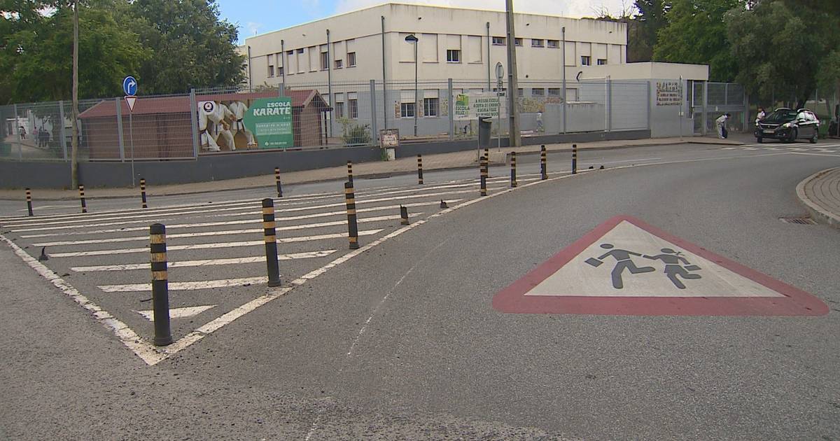 Professora de escola em Sintra suspensa alvo de processo disciplinar após denúncias de humilhação a alunos