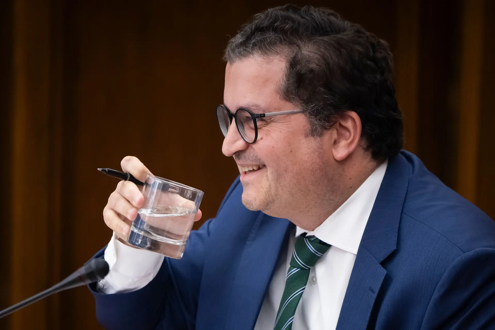 Mais apoios? Ministro diz que há risco de beneficiar os mais ricos, como Ronaldo, que “não precisa”