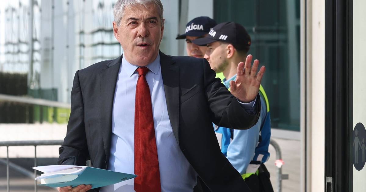 José Sócrates diz que não está otimista quanto ao desfecho de ação contra o Estado