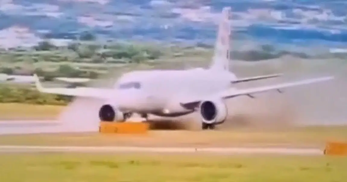Momentos de pânico na Croácia: imagens revelam instantes em que avião sai da pista durante a descolagem