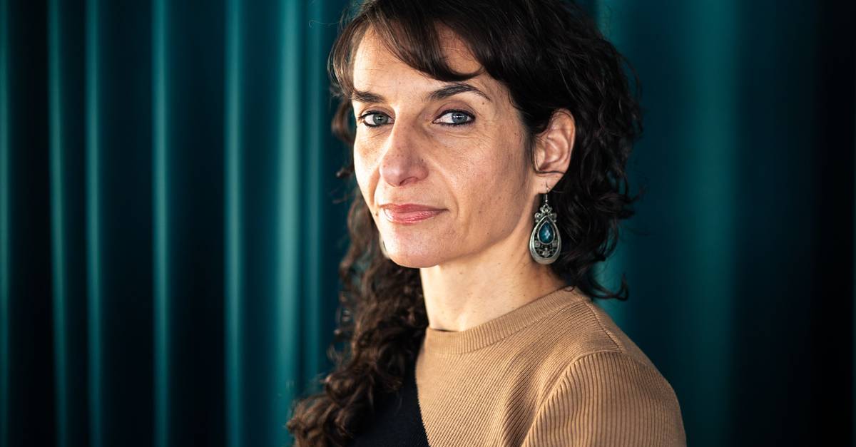 “Sou uma multidão quando escrevo. E posso escrever sobre coisas ou desdobrar-me de formas que eu própria não conheço”