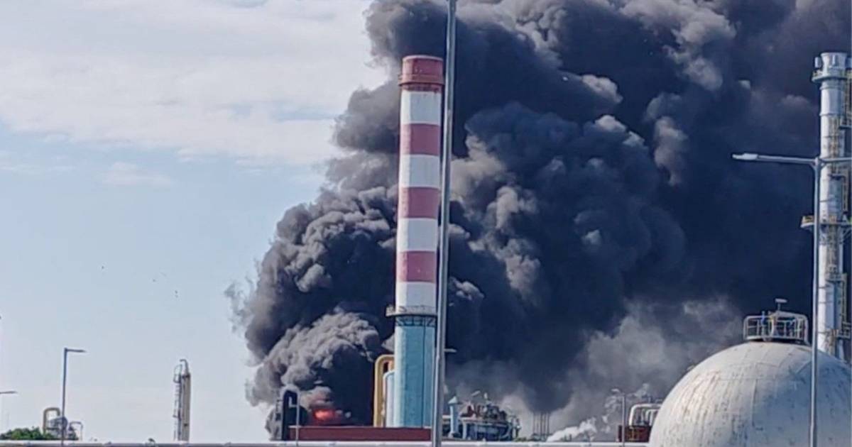 Explosão em refinaria na Hungria faz pelo menos um morto e sete feridos graves