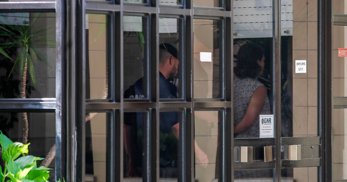 Casal terá combinado comportamentos descompensados, mas foi 'tramado' por GNR que percebia francês