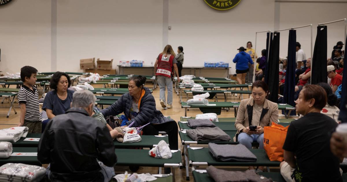 Autoridades ordenam saída de 40 mil pessoas no Sul da Califórnia por risco químico