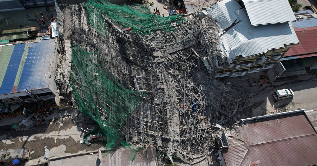 Edifício em construção desaba nas Filipinas: pelo menos um morto e 20 desaparecidos