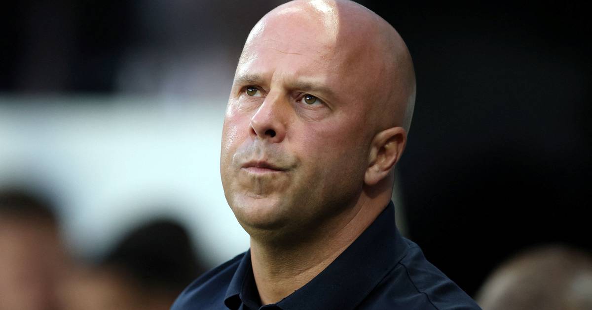 Liverpool despede treinador Arne Slot: 