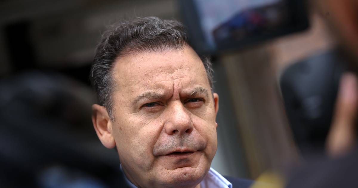 Luís Montenegro reeleito presidente do PSD