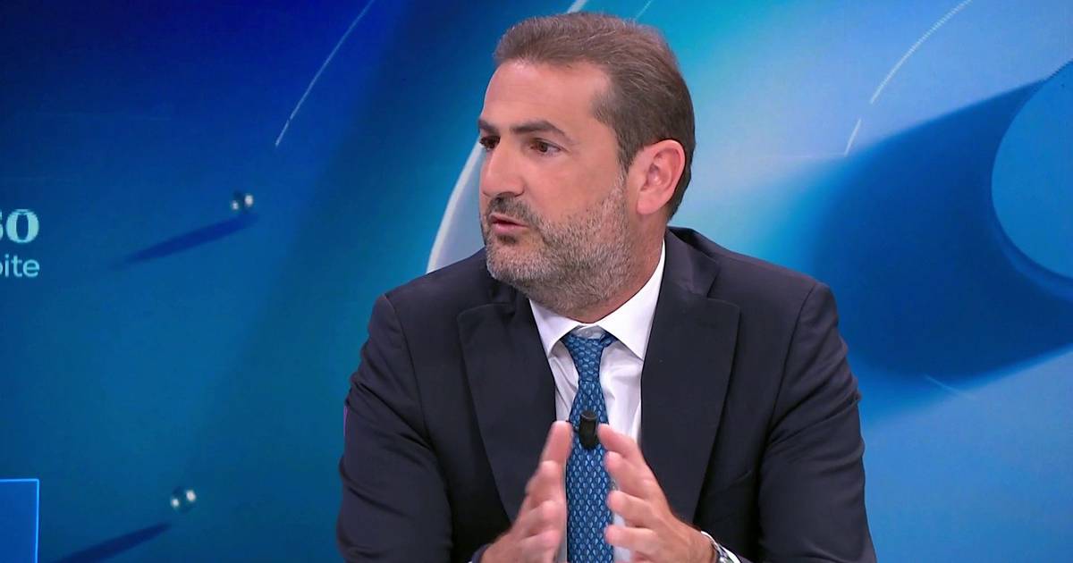 Hugo Soares desafia Passos Coelho a ir ao congresso