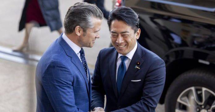 Estados Unidos e Japão comprometem-se a acelerar desenvolvimento e produção de mísseis