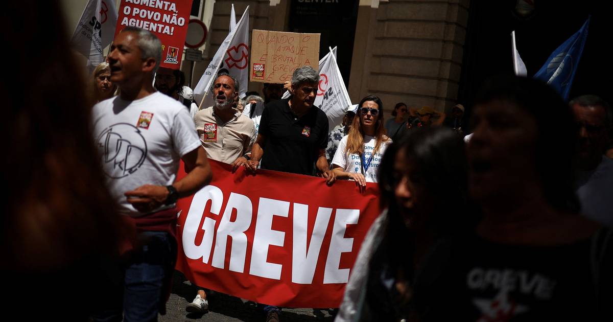 Greve de trabalhadores não docentes pode fechar escolas esta sexta-feira