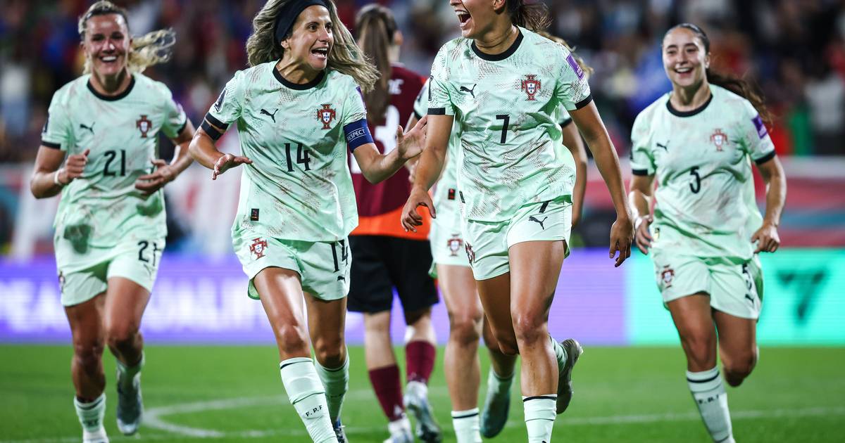 Portugal goleia Letónia e lidera grupo de apuramento para o Mundial feminino