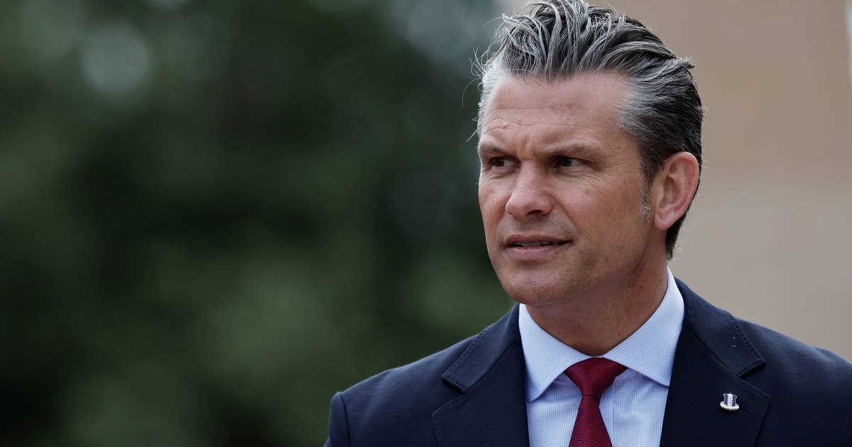 Hegseth compara desembarque da Normandia a 