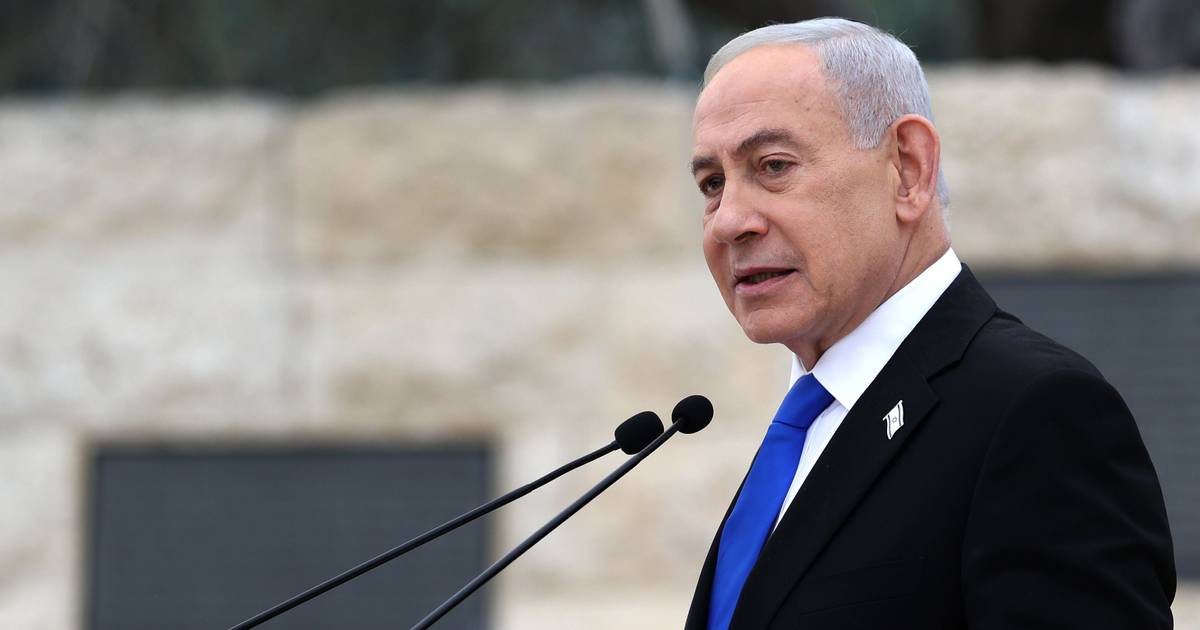 Netanyahu suspende ataques ao Irão mas ameaça resp