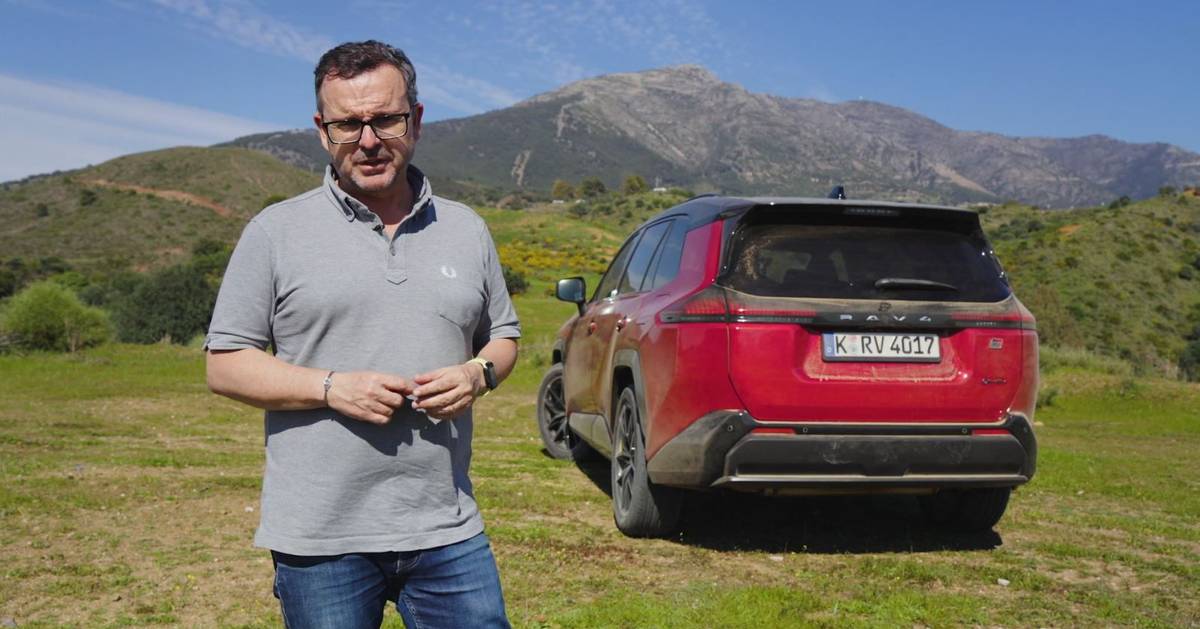Novo Toyota RAV4 híbrido plug-in chega a Portugal com tração
