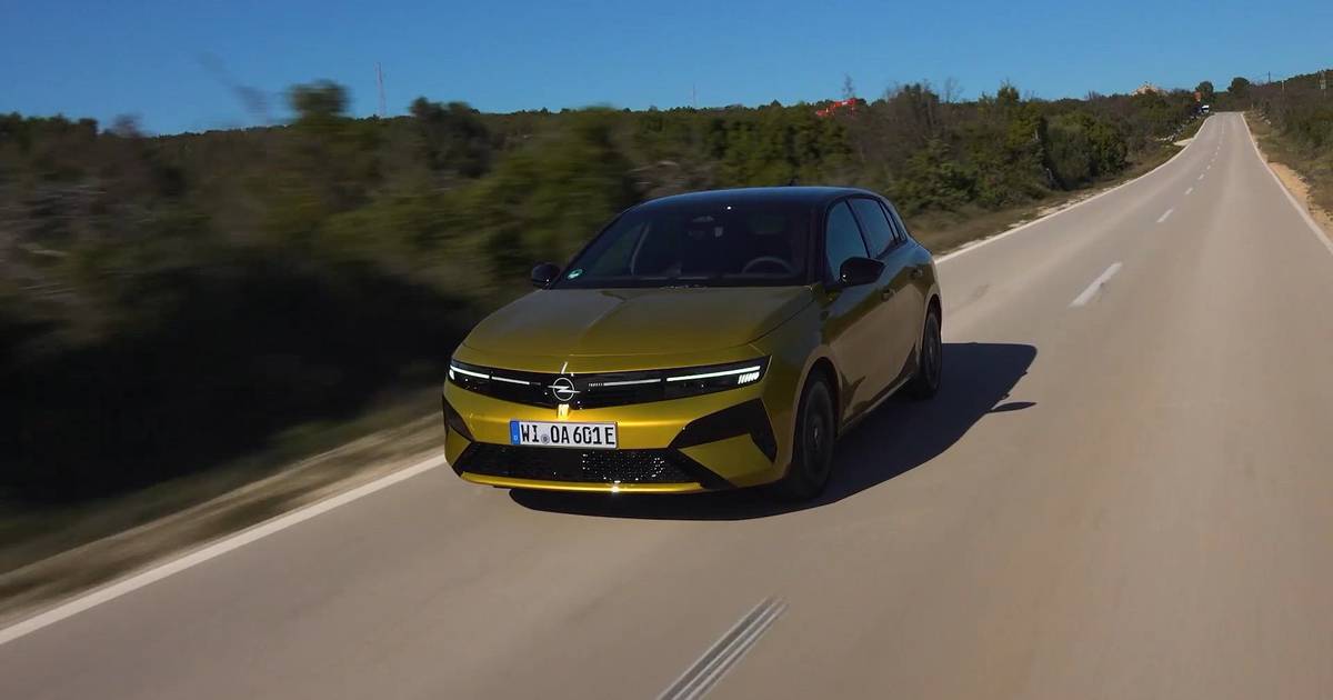Novo Opel Astra híbrido plug-in oferece até 83km d