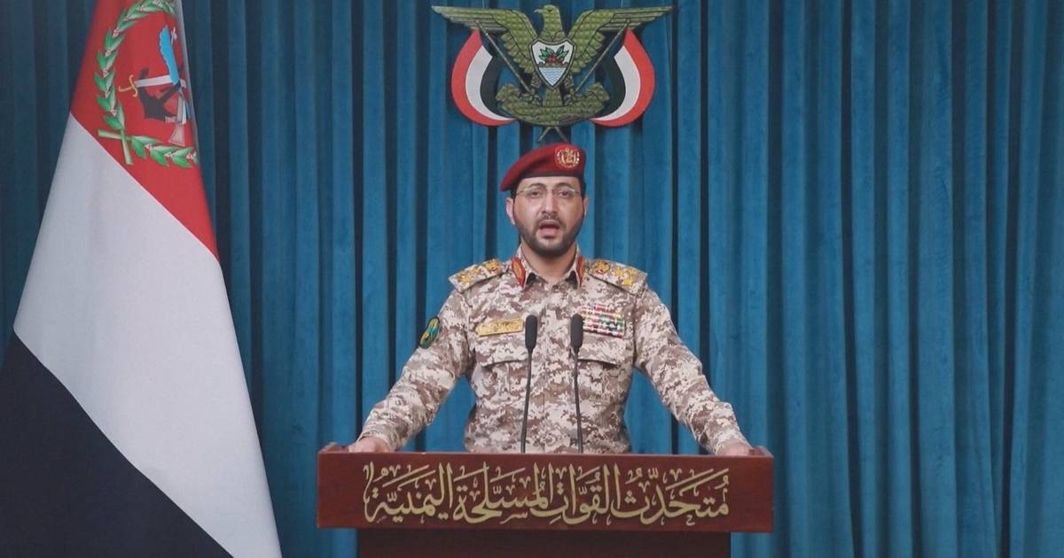 Houthis proíbem passagem de navios israelitas no Mar Vermelh