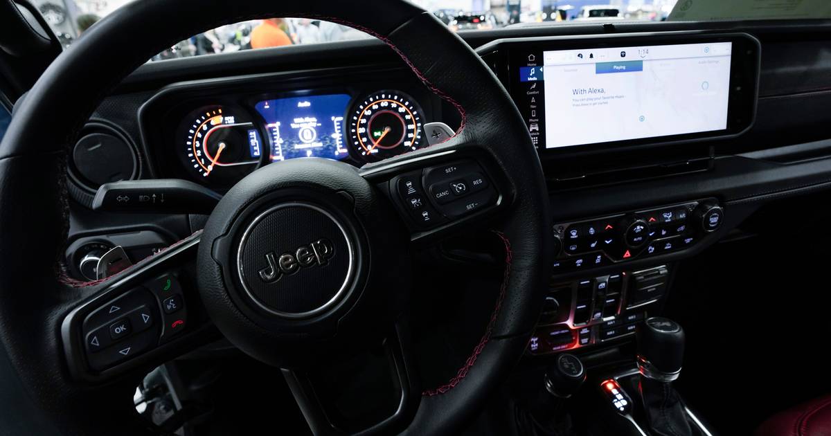 Stellantis chama para revisão 1,3 milhões de veículos Jeep p