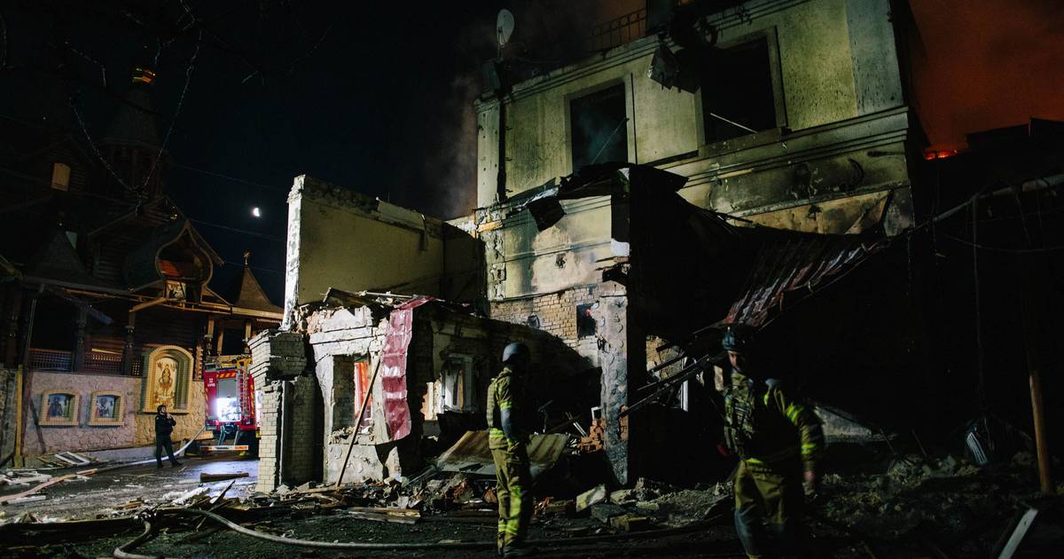 Ataques russos em Kharkiv causam quatro mortos e quinze feri
