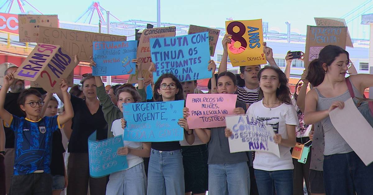 Estudantes de música do Conservatório Nacional pro