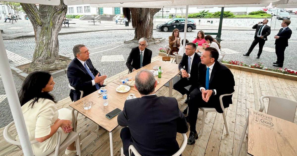 "Esforço conjunto": Montenegro partilha fotografia