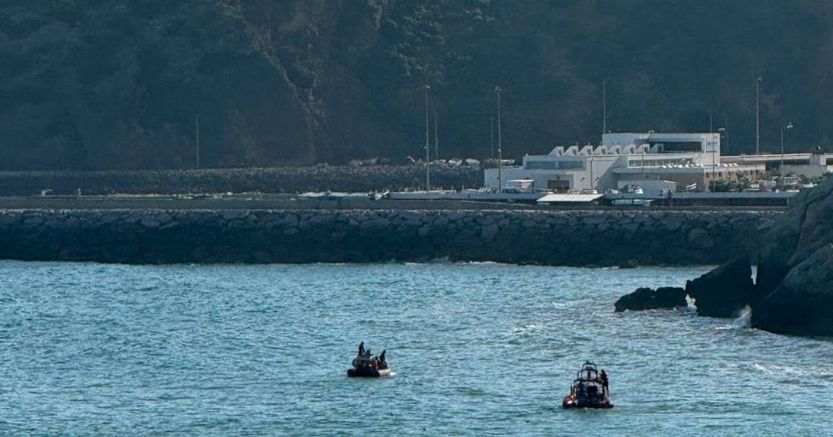 Jovem britânico está desaparecido no mar em praia em Albufei