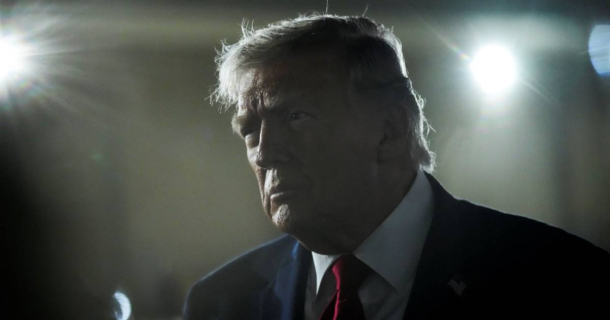 Trump ameaça atacar Irão "com toda a força" para c