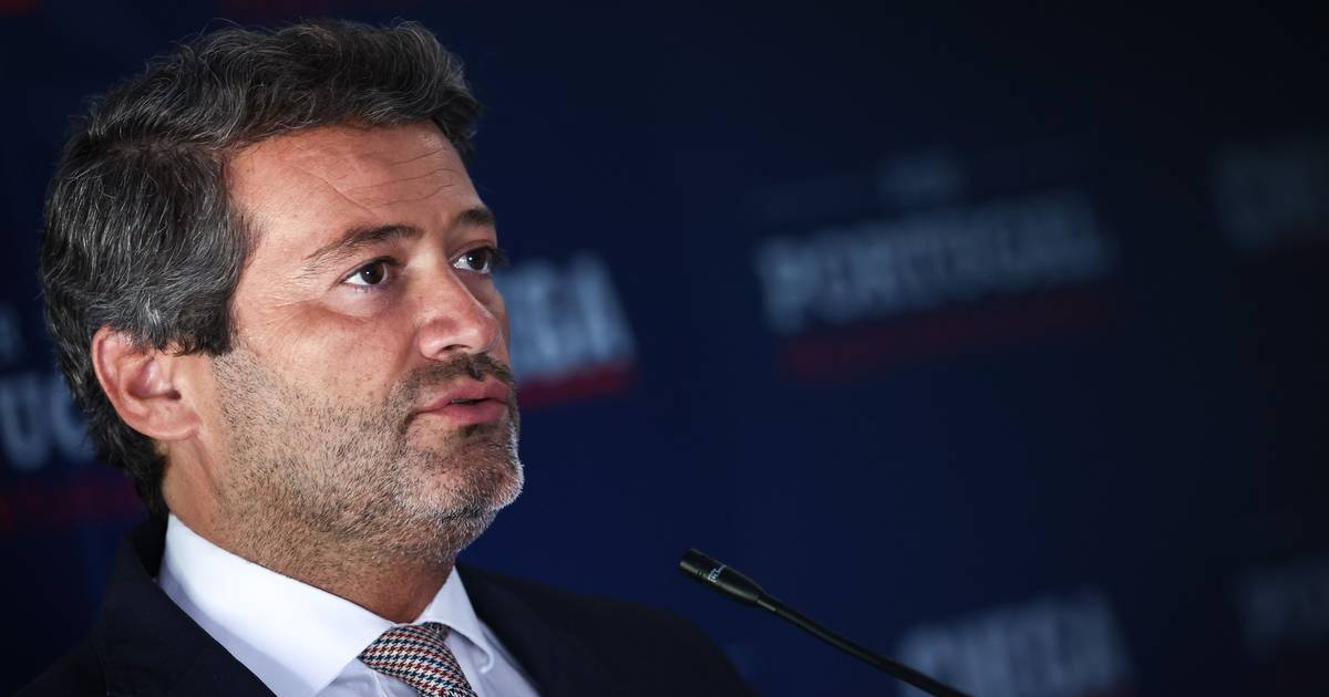 André Ventura ameaça avançar com moção de censura se não houver resolução no caso Luís Neves