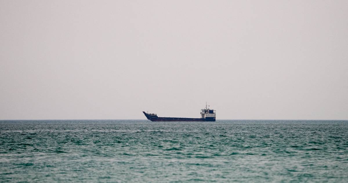 Iran afferma di aver attaccato petroliere e navi collegati agli Stati Uniti nello Stretto di Hormuz