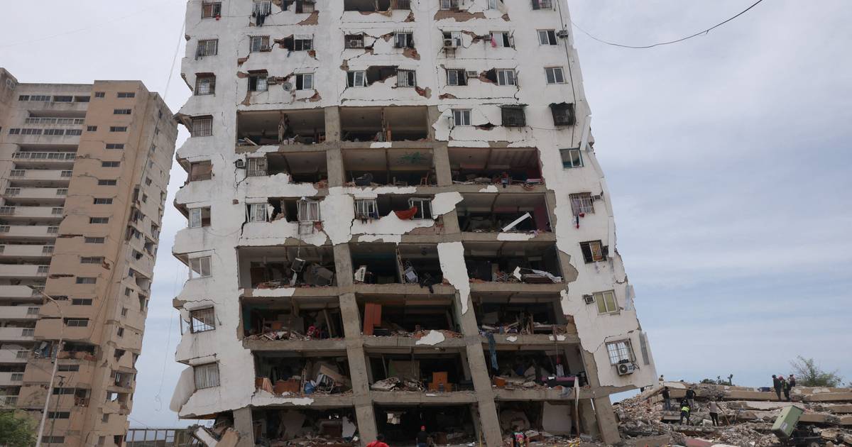 Sobe para 3.899 o número de mortos nos sismos da Venezuela