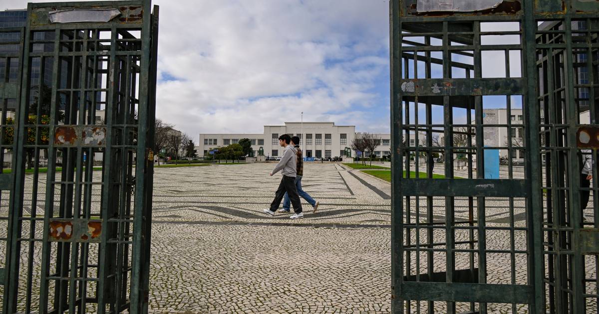Candidaturas ao ensino superior terminam hoje, há mais inscritos do que no último ano letivo